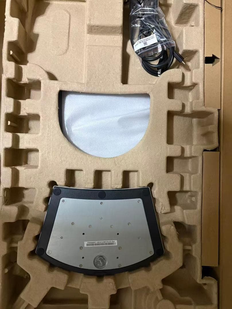 Dell 31.5インチ 曲面 VAモニター FHD FreeSync付