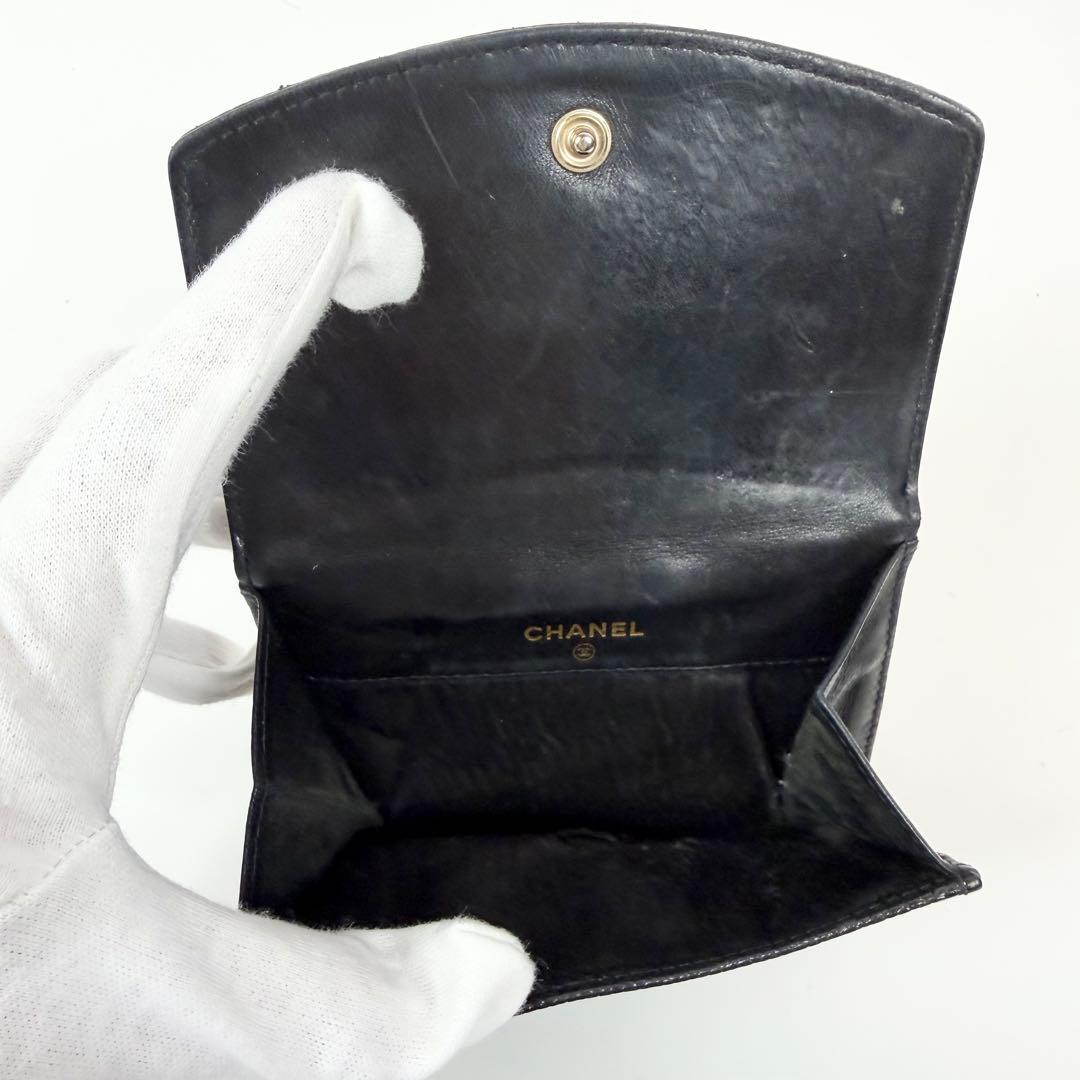 CHANEL キャビアスキン 二つ折り財布 シャネル 箱付き