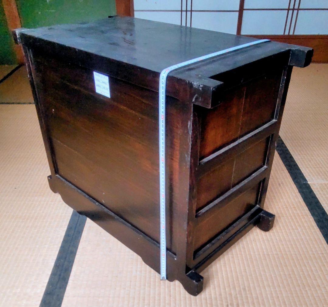 「大切に保管していました」伝統的な日本の木製タンス