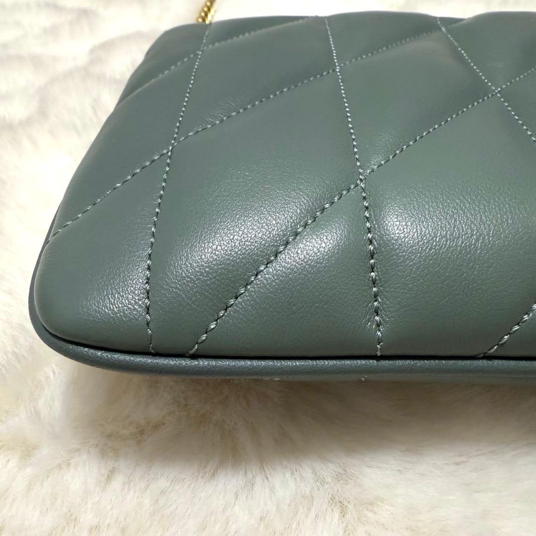 定価42,900円 COACH ショルダーバッグ　キルティング　チェーン