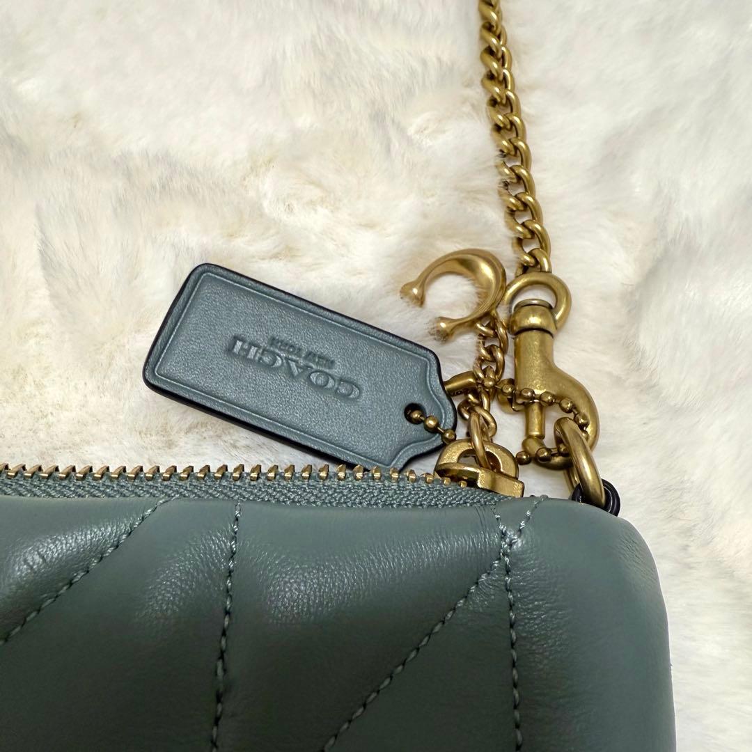 定価42,900円 COACH ショルダーバッグ　キルティング　チェーン