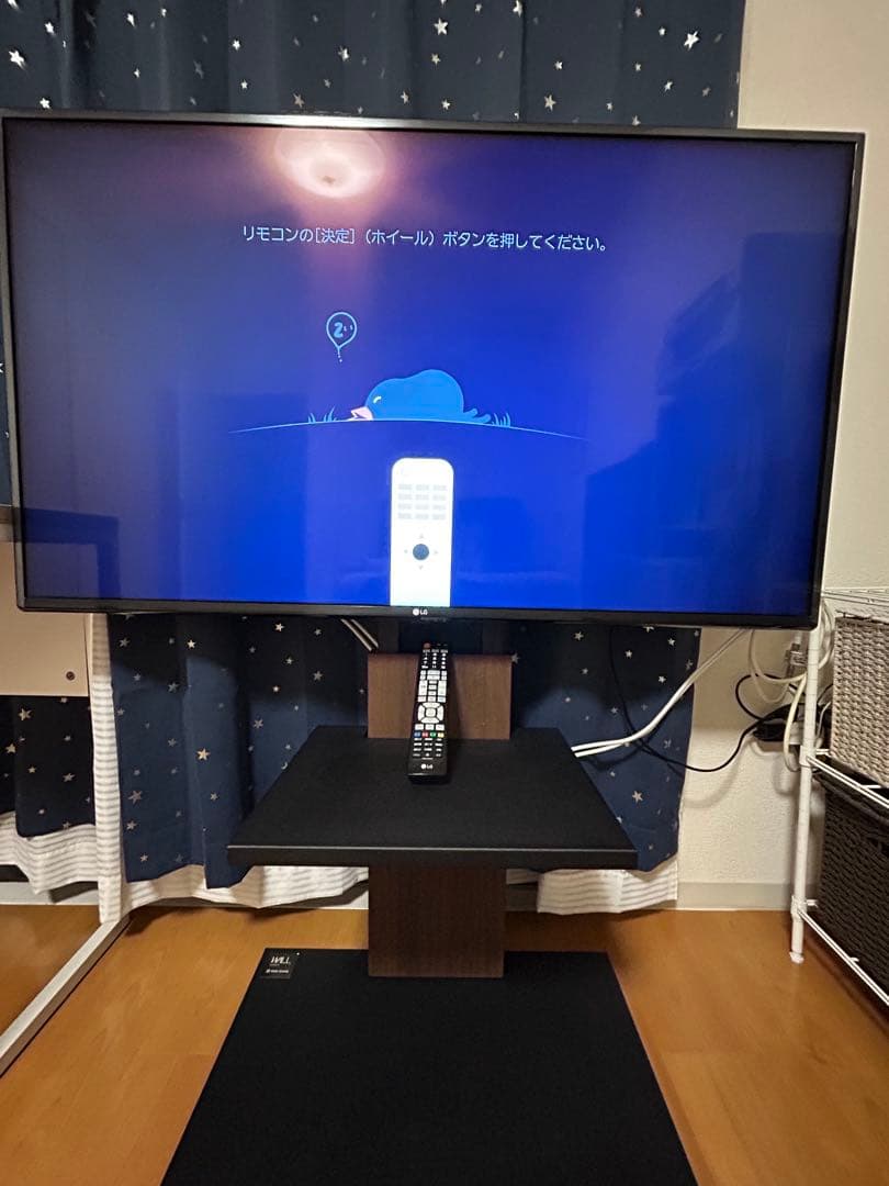 ナ*ツ様 大型テレビ スタンド式 リモコン付き49インチ4K液晶テレビ