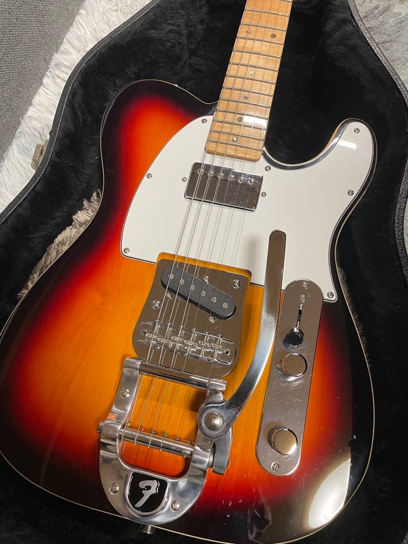 テレキャスターカスタムモデル、Bigsby B5トレモロアーム付き。