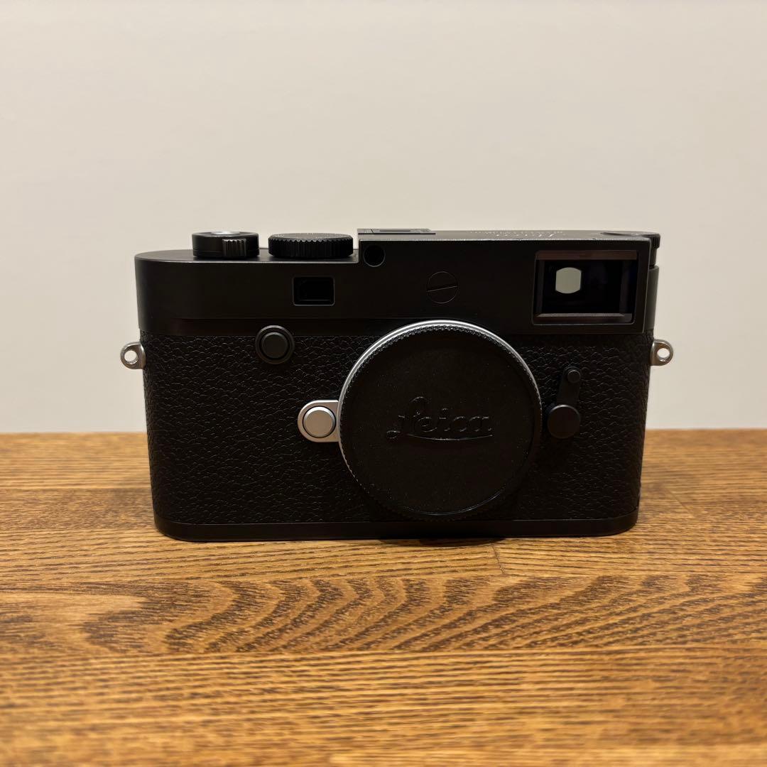 M10-P ボディ + 純正サムレスト 予備バッテリー付属