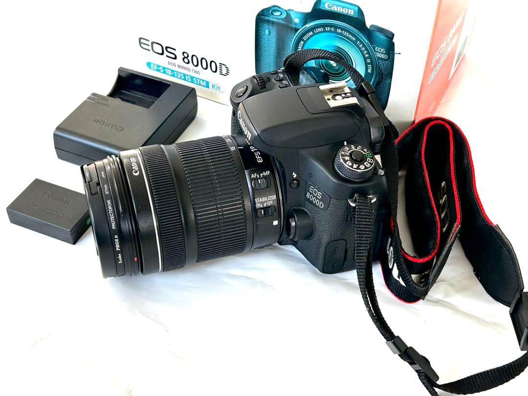 Canon EOS 8000D デジタル一眼レフ　キットレンズ付き