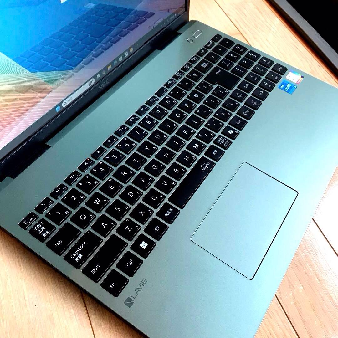 美品NEC LAVIE N1655/J【2025年製】(Office 2024)