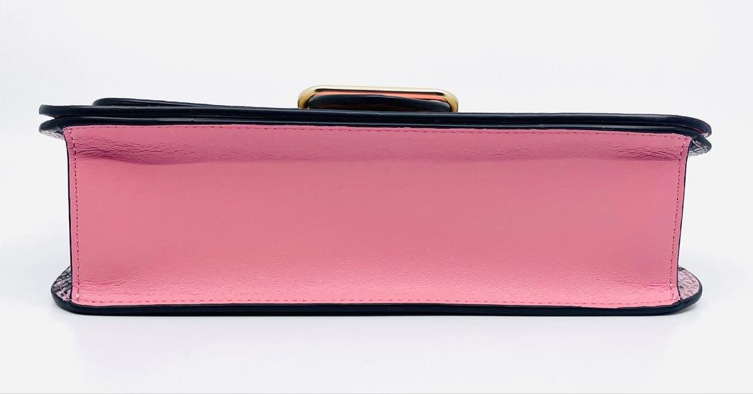 【新品・未使用】COACH シグネチャー ピンク フラップ ショルダーバッグ