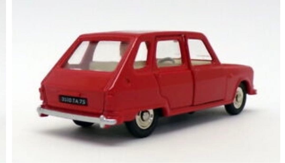 Dinky Toys Renault 6 レッド ミニカー　ディンキールノー6