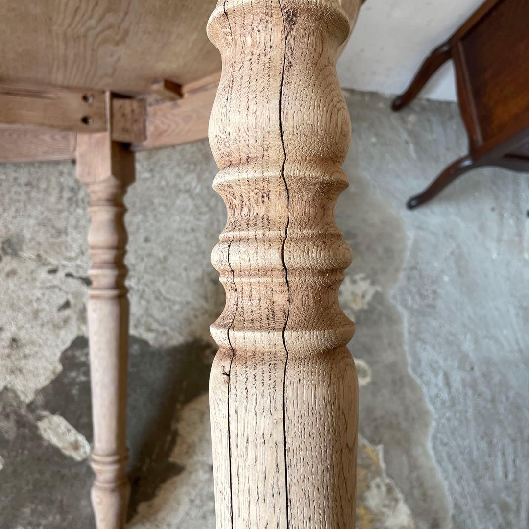 ビンテージ　ラウンドダイニングテーブル　 剥離