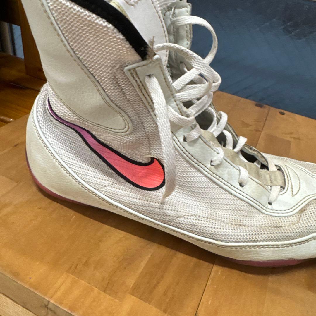 Nike ボクシングシューズ ハイカット ホワイト/ピンク