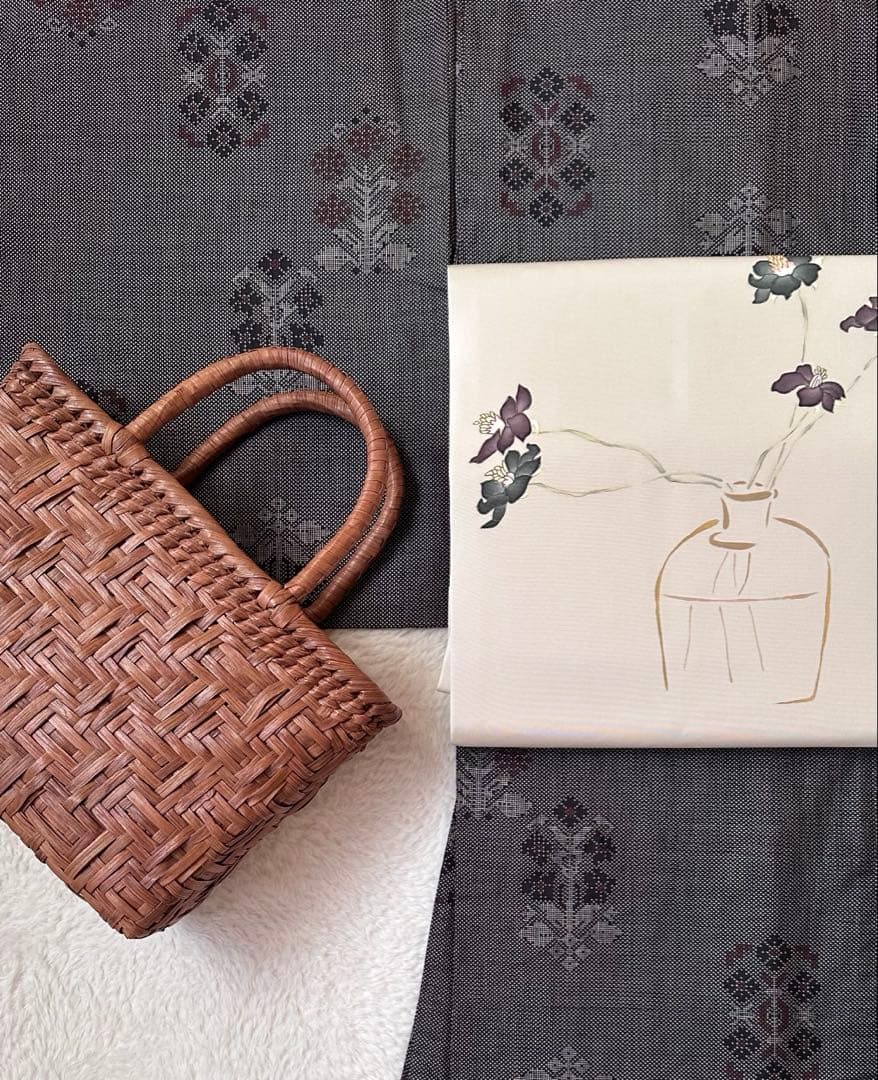 おしゃれな　本場大島紬　7マルキ　正絹