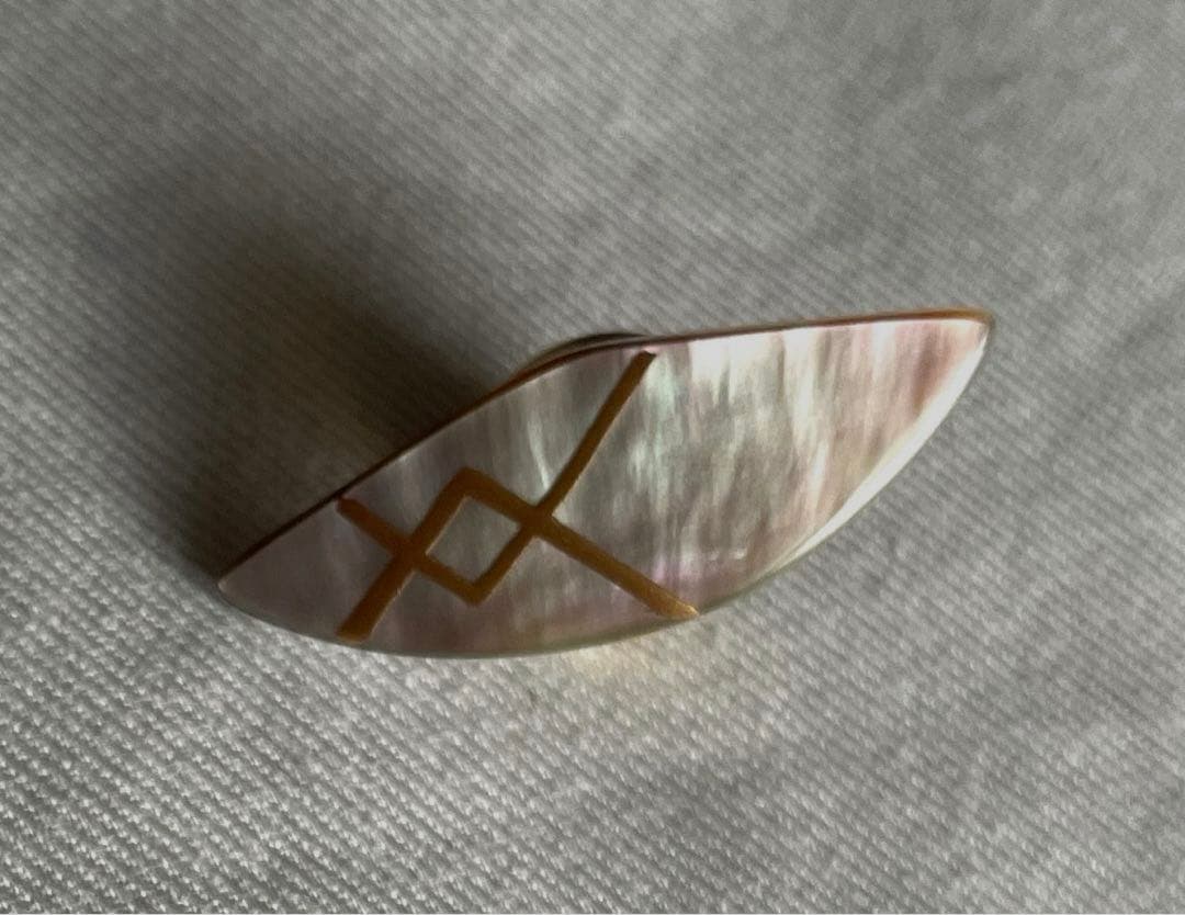 Classic Ko ピンブローチ　ブラウス