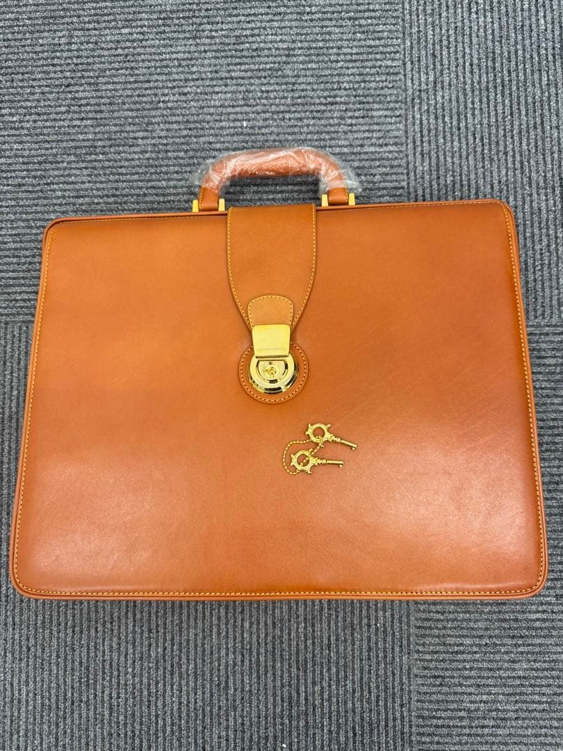 非売品　鍵付き　ラーク　ダレスバッグ　A4収納可　レザー　ブラウン