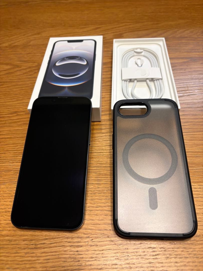 【電池100%】iPhone16e128GB 黒 保証有　MagSafeケース付