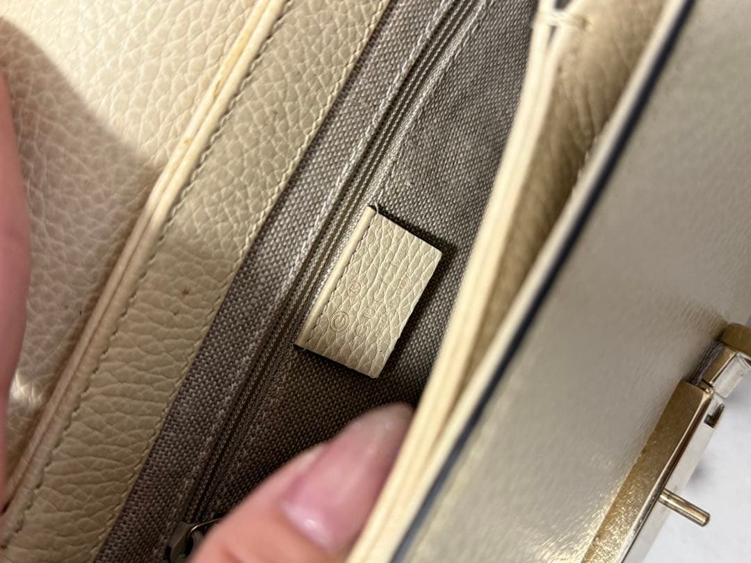 GUCCI アイボリー ショルダーバッグ