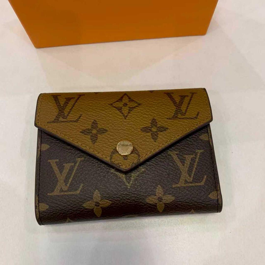 【箱つき極美品】 三つ折り財布