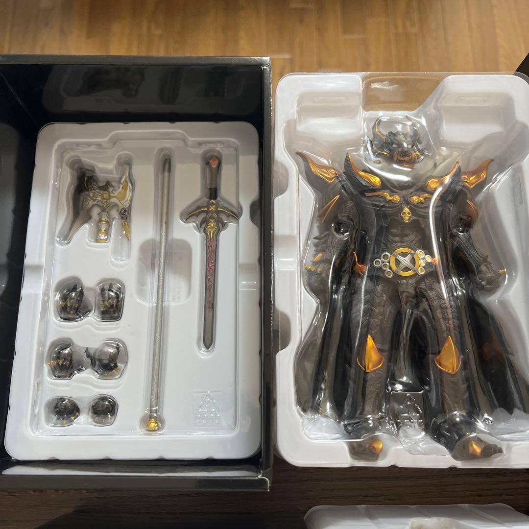 S.H.フィギュアーツ 黄金騎士 ガロ 雷吼Ver. 牙狼 -紅蓮ノ月- 魂ウ…