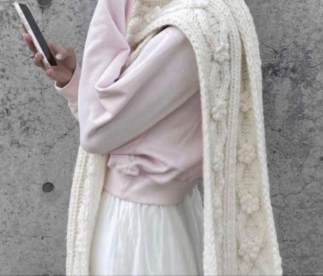 【正規品】Bibiy. フラワーポンポンマフラー　ハンドメイド