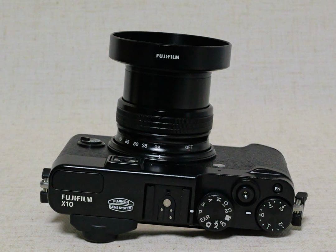 富士フイルム（FUJIFILM） X10 FX-X10 コンデジ カメラ