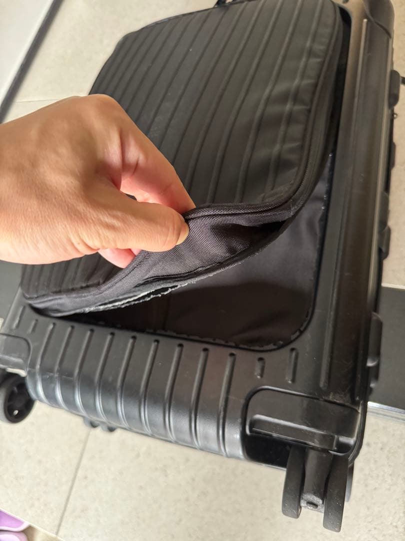 訳あり RIMOWA Essential Sleeve キャビンプラス ポケ破損