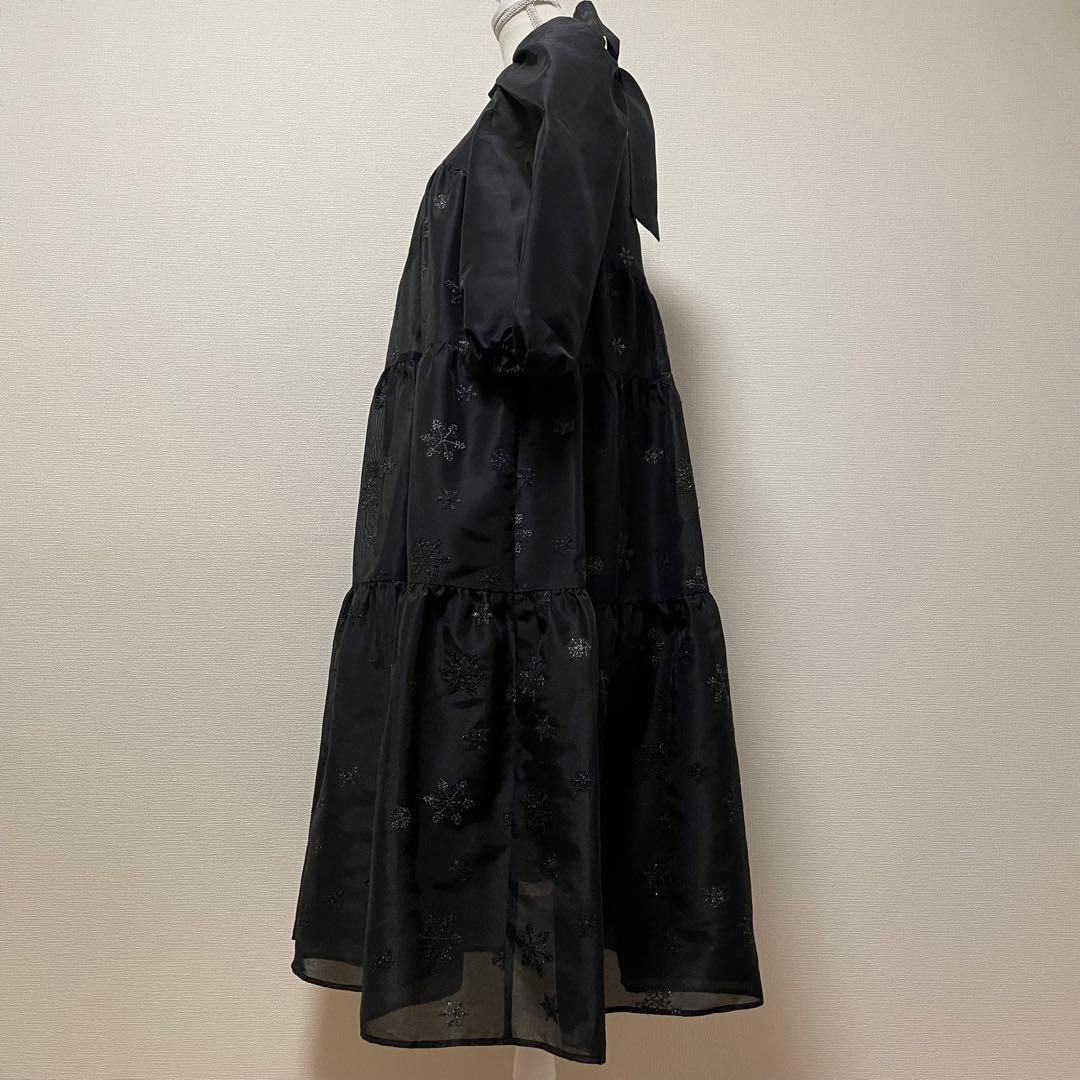 スーツ・フォーマル・ドレス Arobe  Flake Embroidery Tired Dress