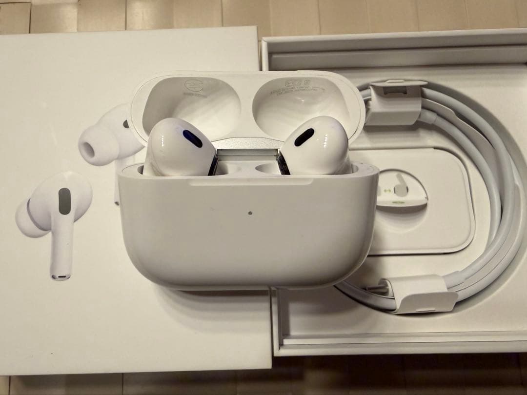 AirPods pro 第2世代 Apple Lightning 完動品 箱あり