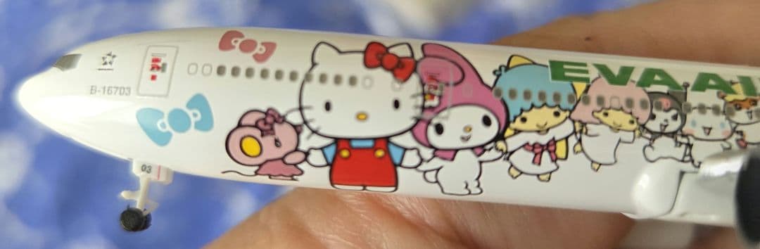 EVA AIR エバー航空 777-300ER ハローキティ Ph 1:500