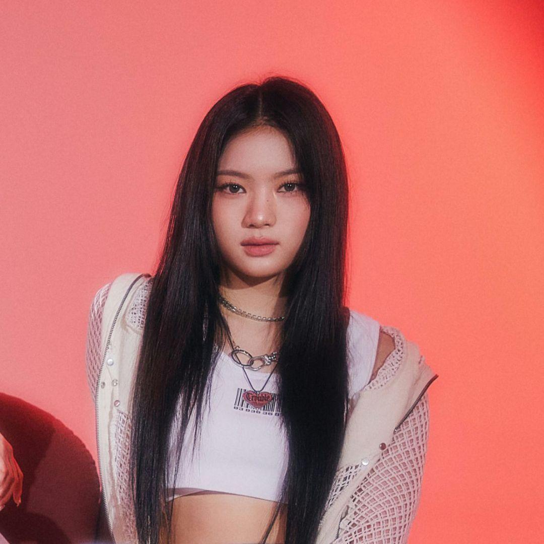 STAYC アイサ　直筆サイン入りチェキ