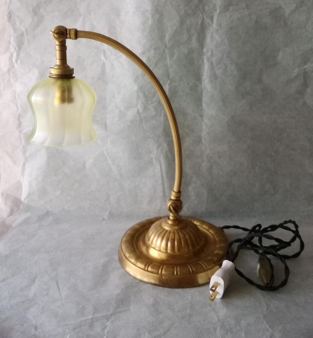 逸品　アール・デコ　テーブルデスクランプ　ウラン&オパルセントG真鍮　フランス