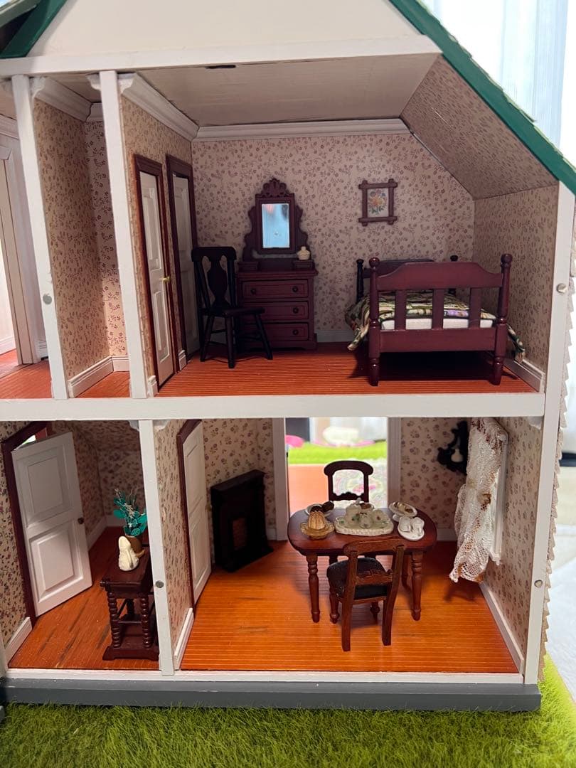 ①赤毛のアンの家　ドールハウス　完成品（家）
