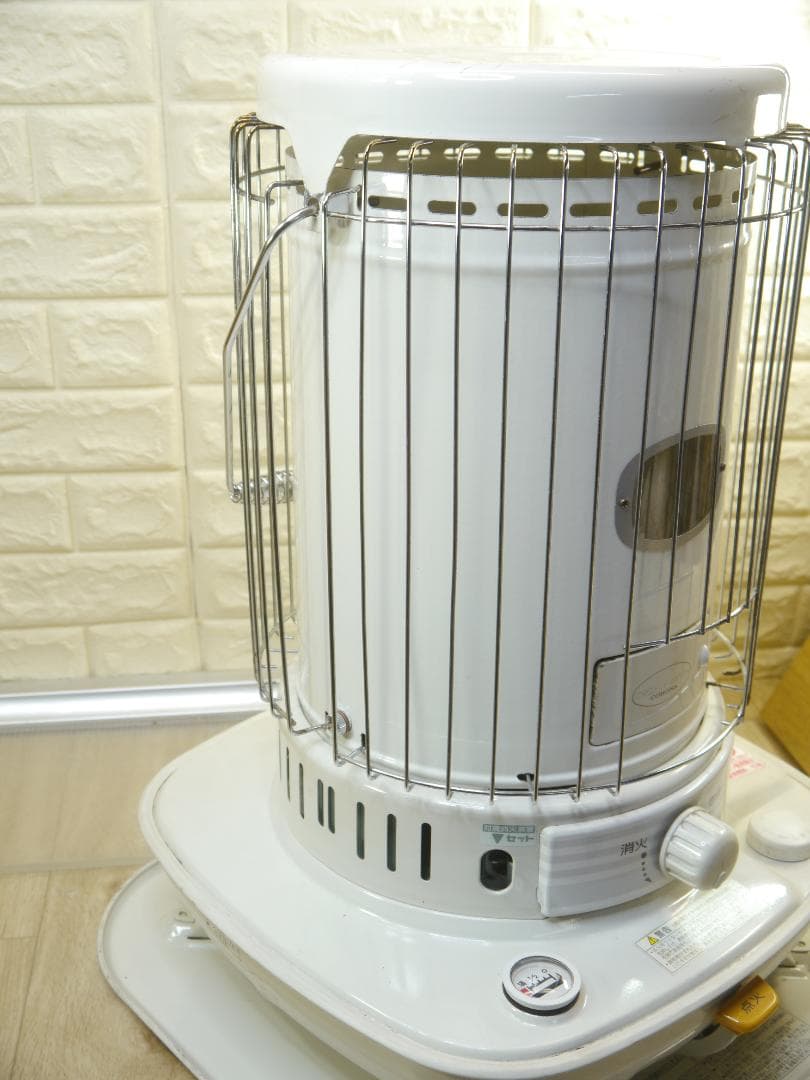 お値引中❤送料無料　2013年　コロナ　ホワイト　石油ストーブ 安全ガード付き