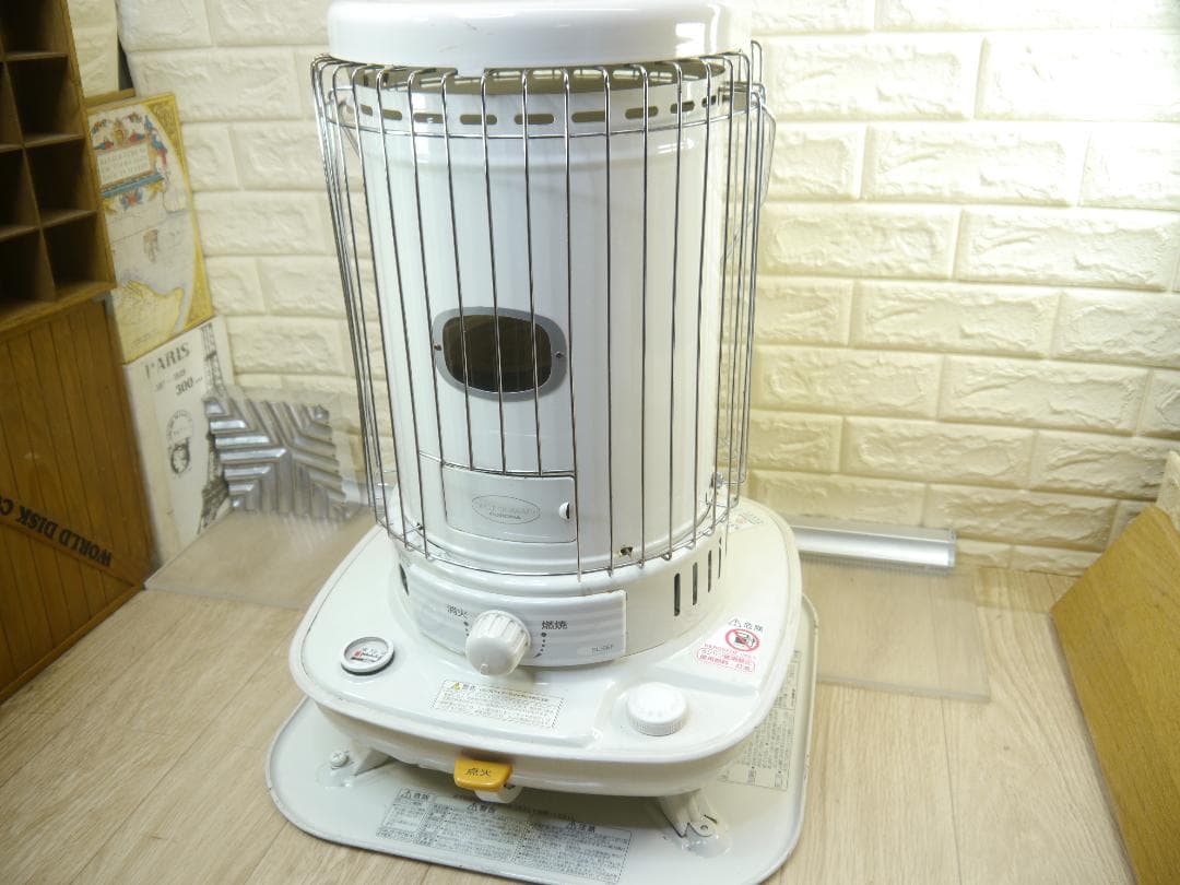 お値引中❤送料無料　2013年　コロナ　ホワイト　石油ストーブ 安全ガード付き