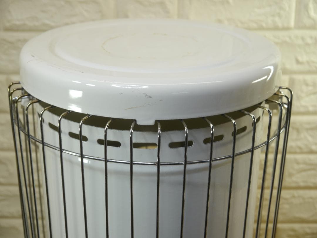 お値引中❤送料無料　2013年　コロナ　ホワイト　石油ストーブ 安全ガード付き