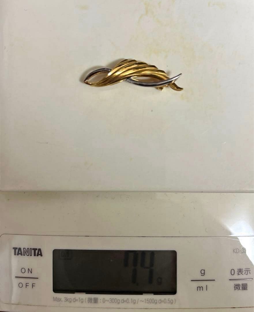 20金　デザインブローチ　美品