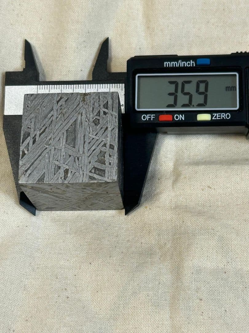 アルタイ隕石キューブ厳選標本339.00g