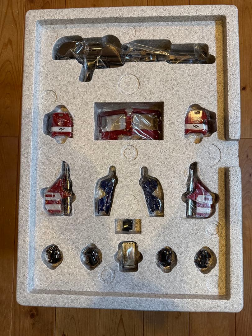 threezero バンブルビー版 PREMIUM オプティマスプライム