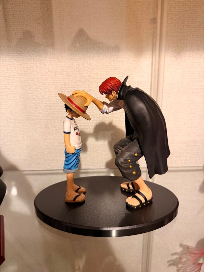 ワンピース　シャンクス、ルフィ　フィギュアセット