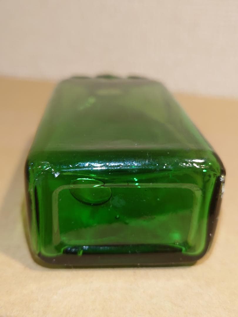 戦前　昭和　レトロ　ヘチマコロン　化粧瓶　エンボス加工