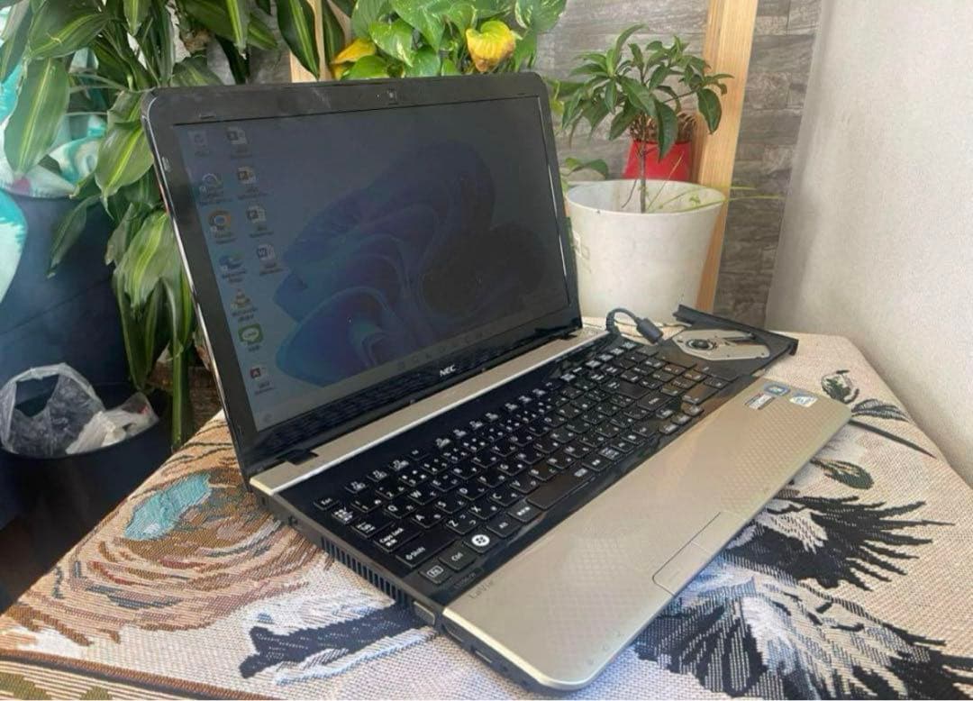 NEC LaVie ノートパソコン Windows11 初心者