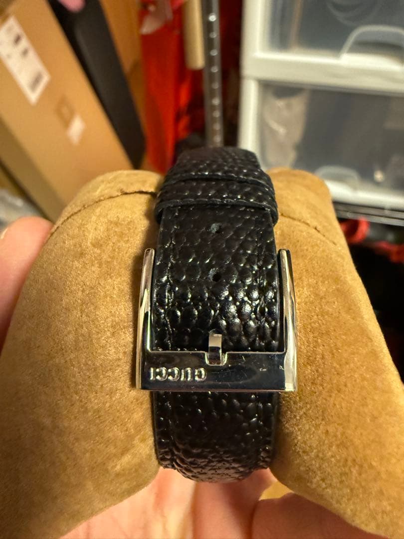 わ*し様 ジャンクGUCCI　腕時計　ムーン　ブラック　レザー　YA126404