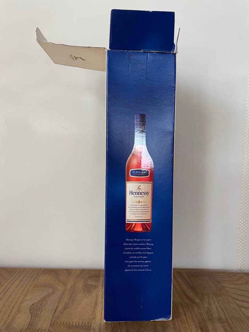 Hennessy Classique コニャック 700ml 箱入り
