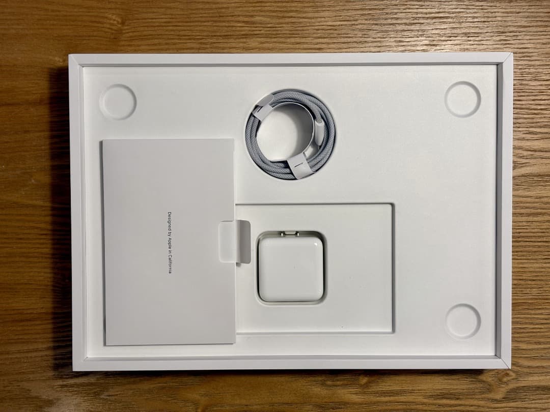 MacBook本体 M2 MacBook Air 2022 13inch 512GBSSD 8GB