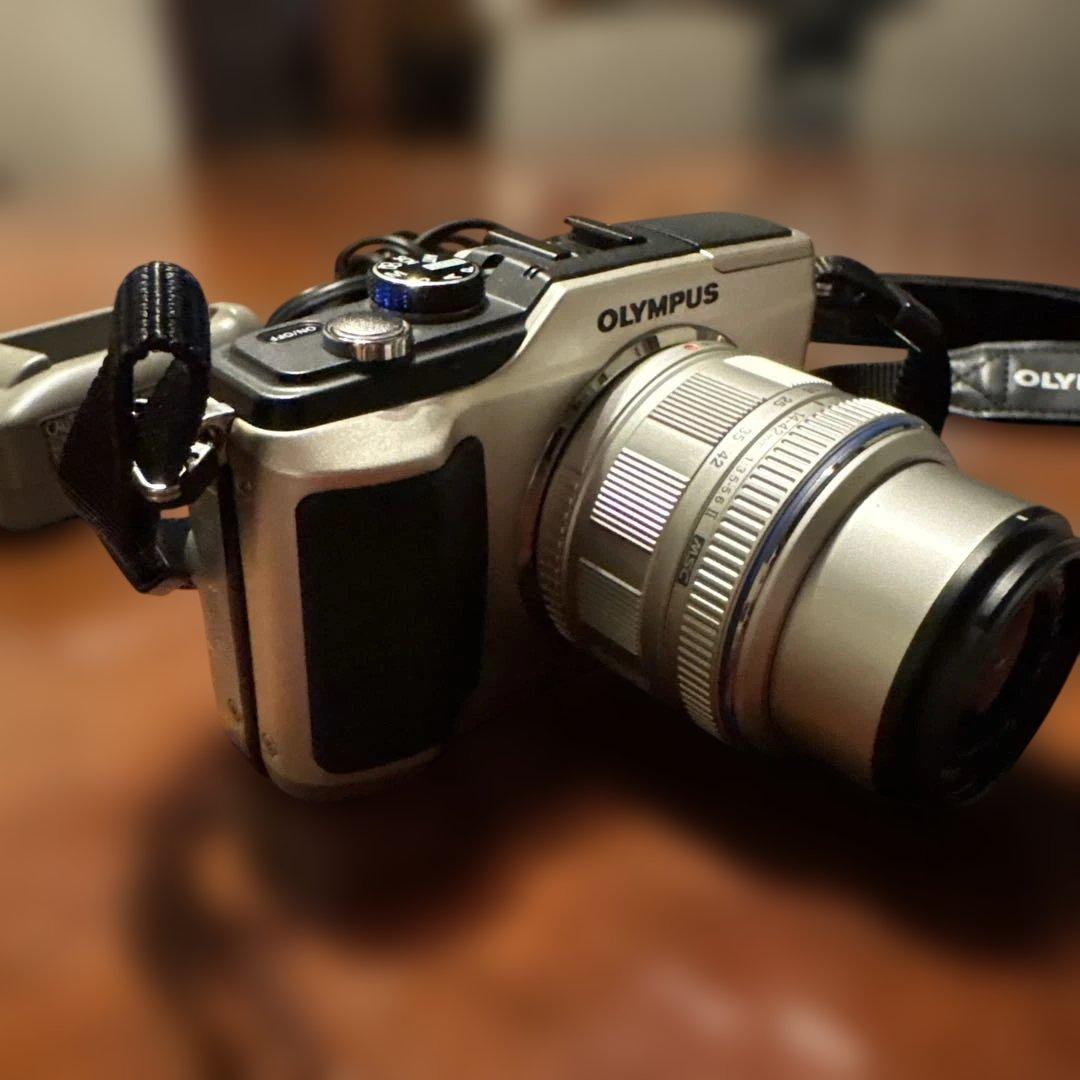 OLYMPUS PL2 デジカメM.Zuikoレンズ付き 8/30まで出品