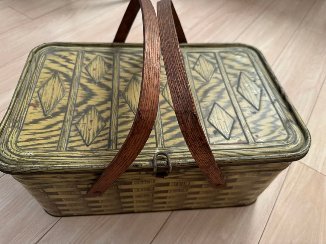 ティンバスケット　ティン缶　ピクニックバスケット　ツールボックス　アンティーク