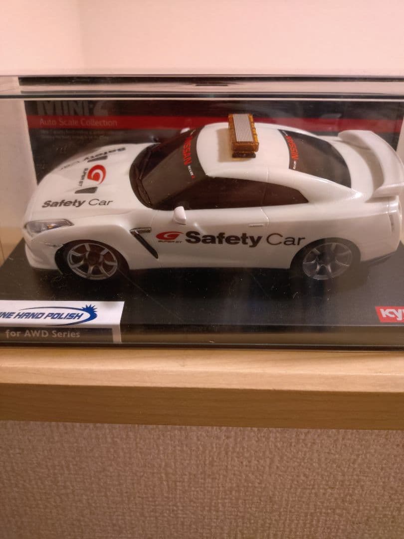 京商　ミニッツオートスケールNissan GT-R Safety Car