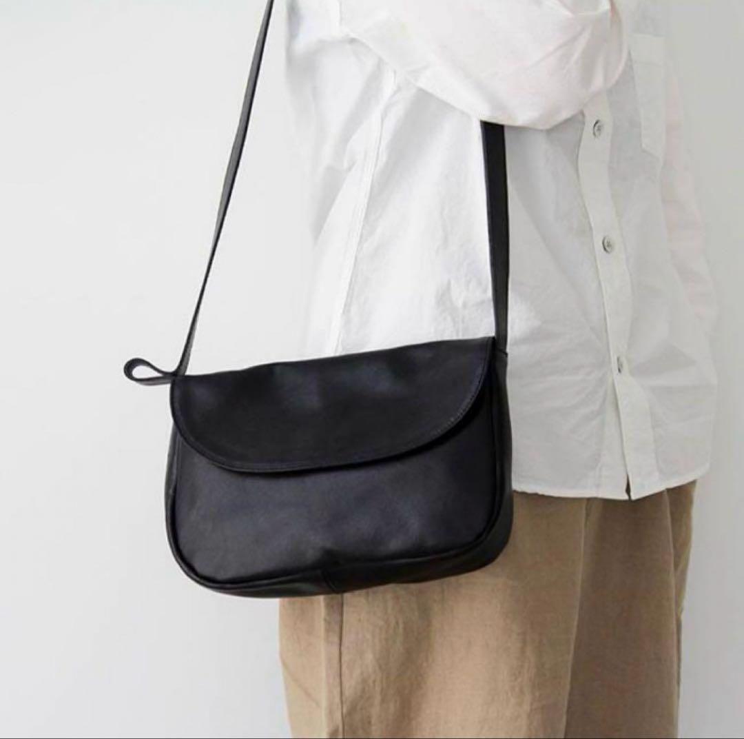 最終値下げ　クラスカCLASKA \"DO\" 松澤 紀美子さんポシェット レザー黒