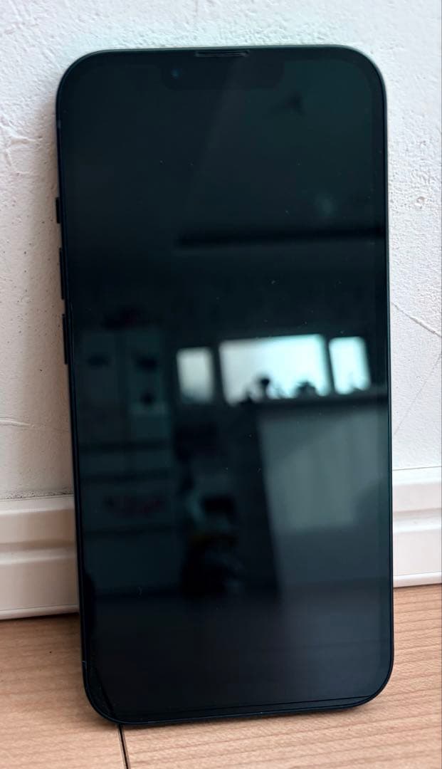 Apple iPhone 13 本体、ケース付き