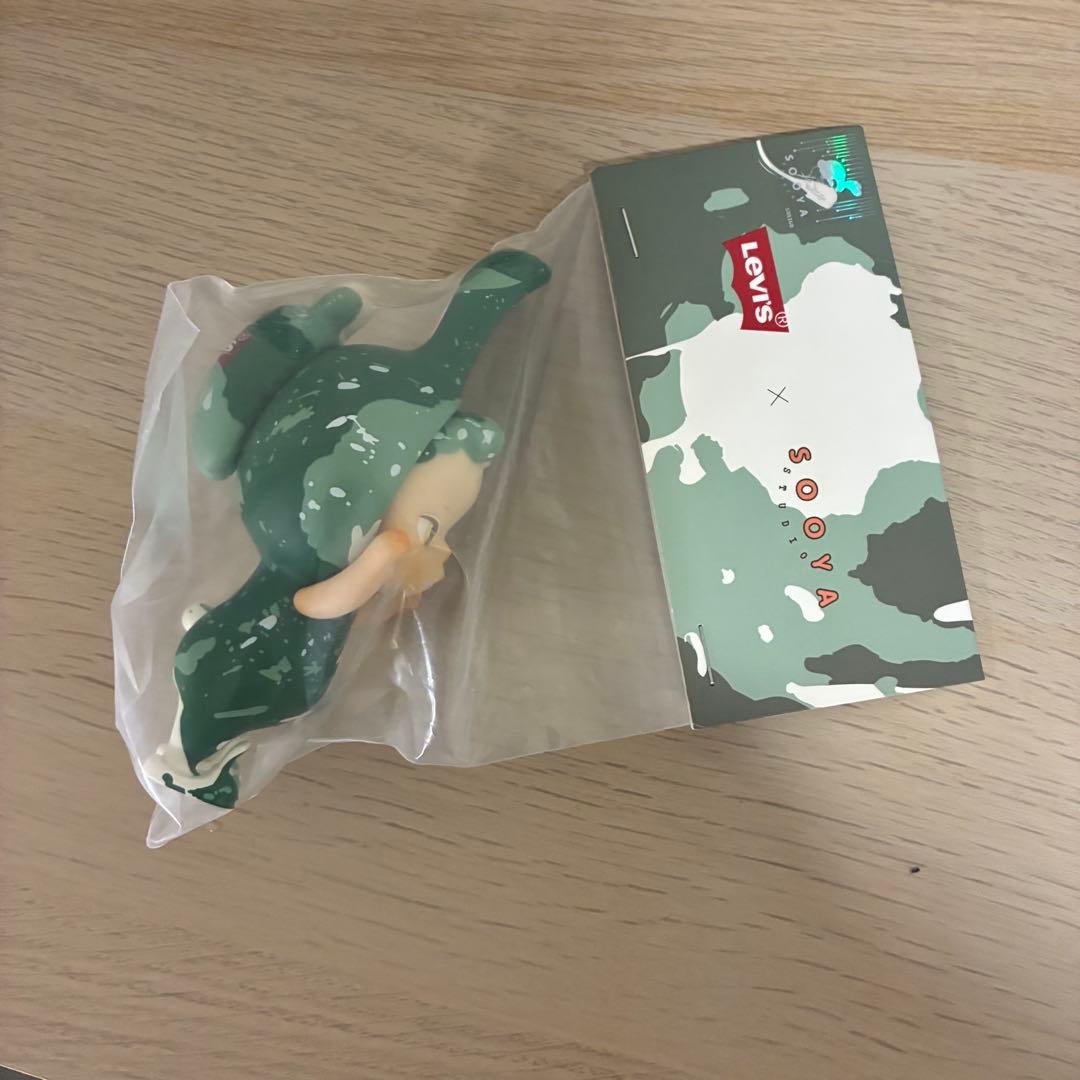 SooyaStudio x Levi’s Ban フィギュア