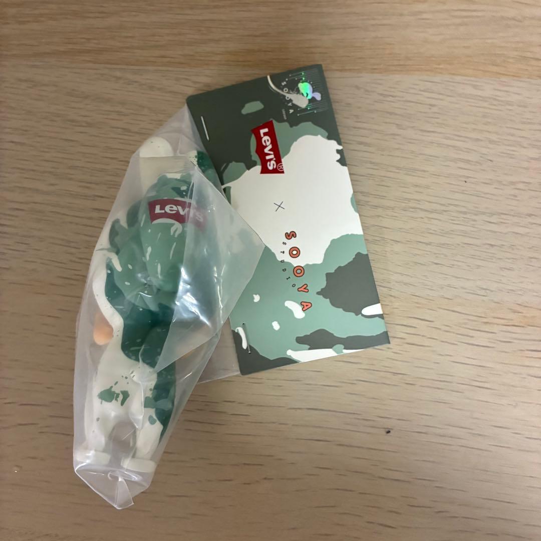 SooyaStudio x Levi’s Ban フィギュア