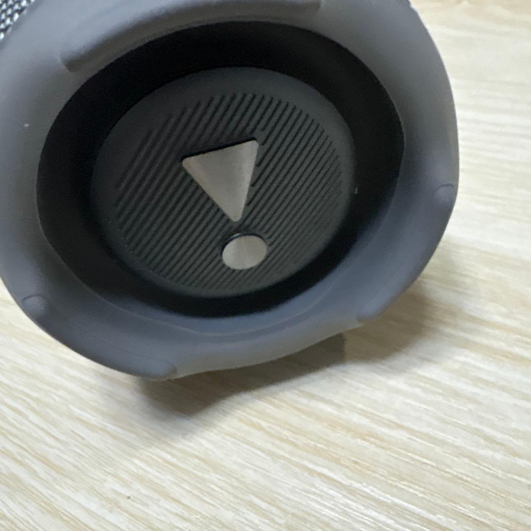 JBL charge5 グレー　ゴム部分の一部欠け以外は超美品